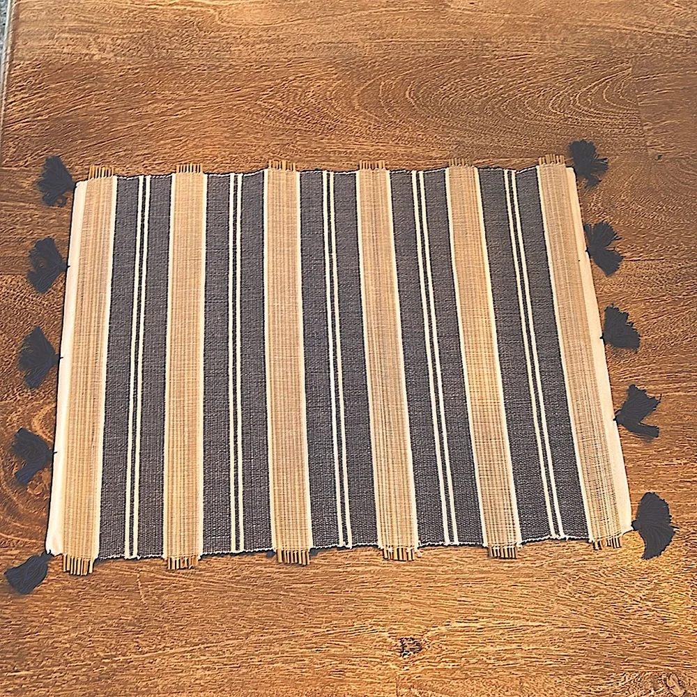 Pier One Nappron Placemats /Set 10/ Navy cream & white/roll up/ bamboo & fabric